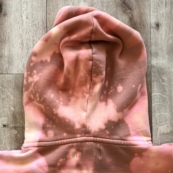 Aritzia, TNA, Cozy, Perfect Shrunken Cropped Hoodie, Womans, Tie Dye, Size M - Picture 12 of 15